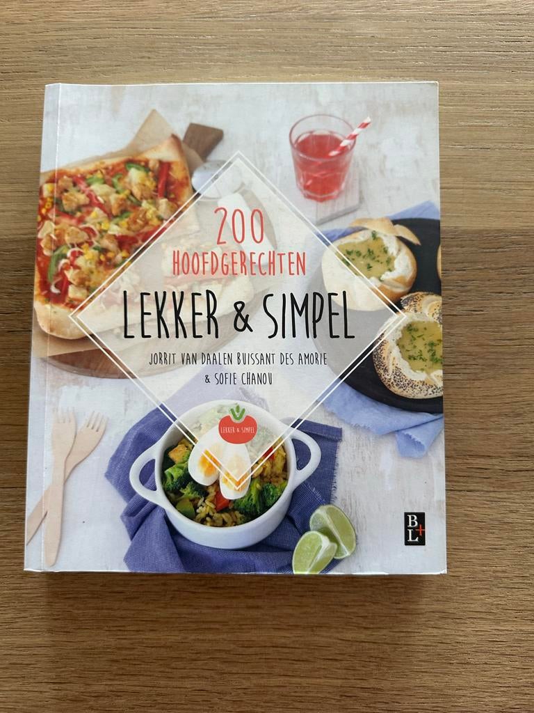 Lekker & Simpel: 200 Hoofdgerechten Kookboek, Gelezen, Hoofdgerechten, Ophalen of Verzenden, Europa
