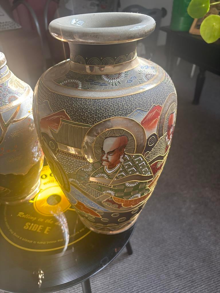 Oude Chinese vazen, ingelegd met bladgoud, Ophalen