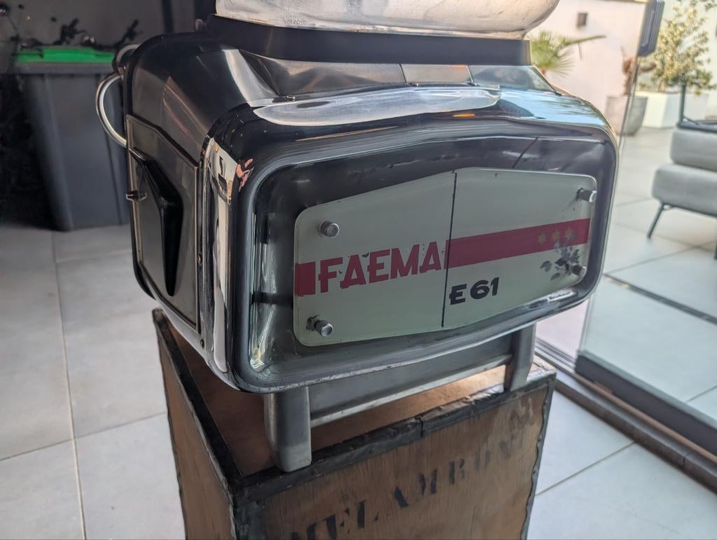 Faema E61 Espressomachine, Witgoed en Apparatuur, Koffiezetapparaten, Ophalen, Koffiemachine