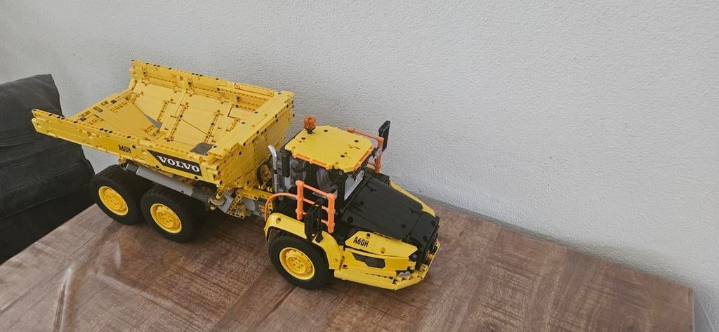 Lego Technic 42114 Volvo dumper, Ophalen, Compleet, Lego, Zo goed als nieuw