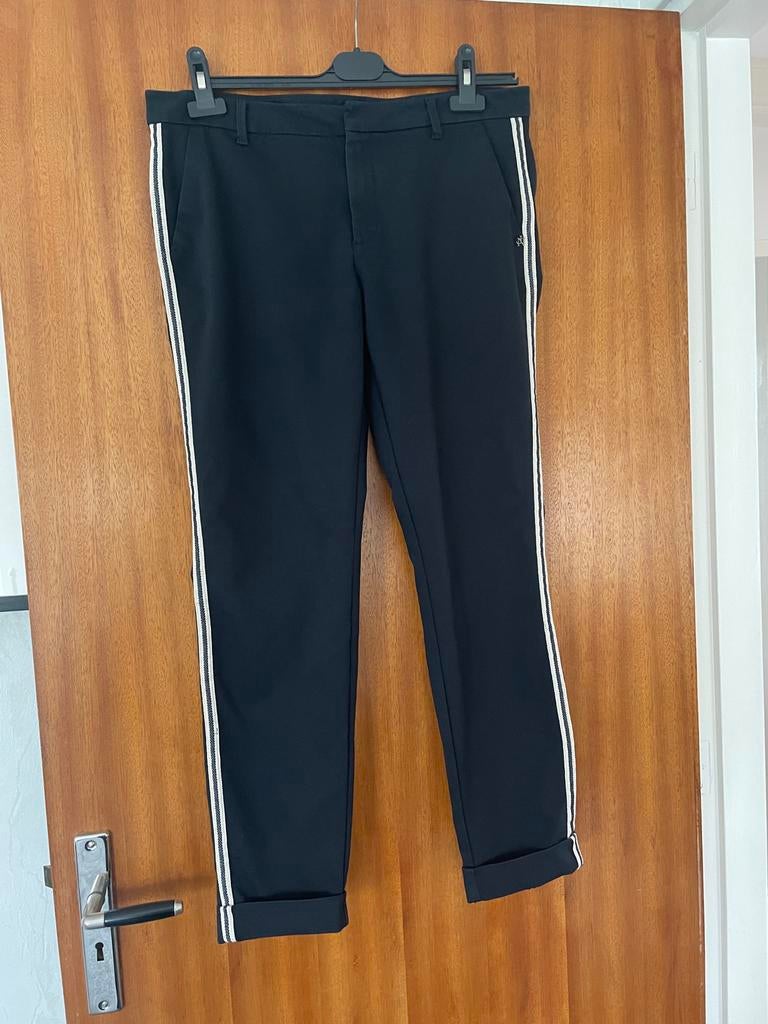 Nickjean donkerblauwe pantalon maat 40 met leuke details, Kleding | Dames, Broeken en Pantalons, Ophalen of Verzenden, Gedragen