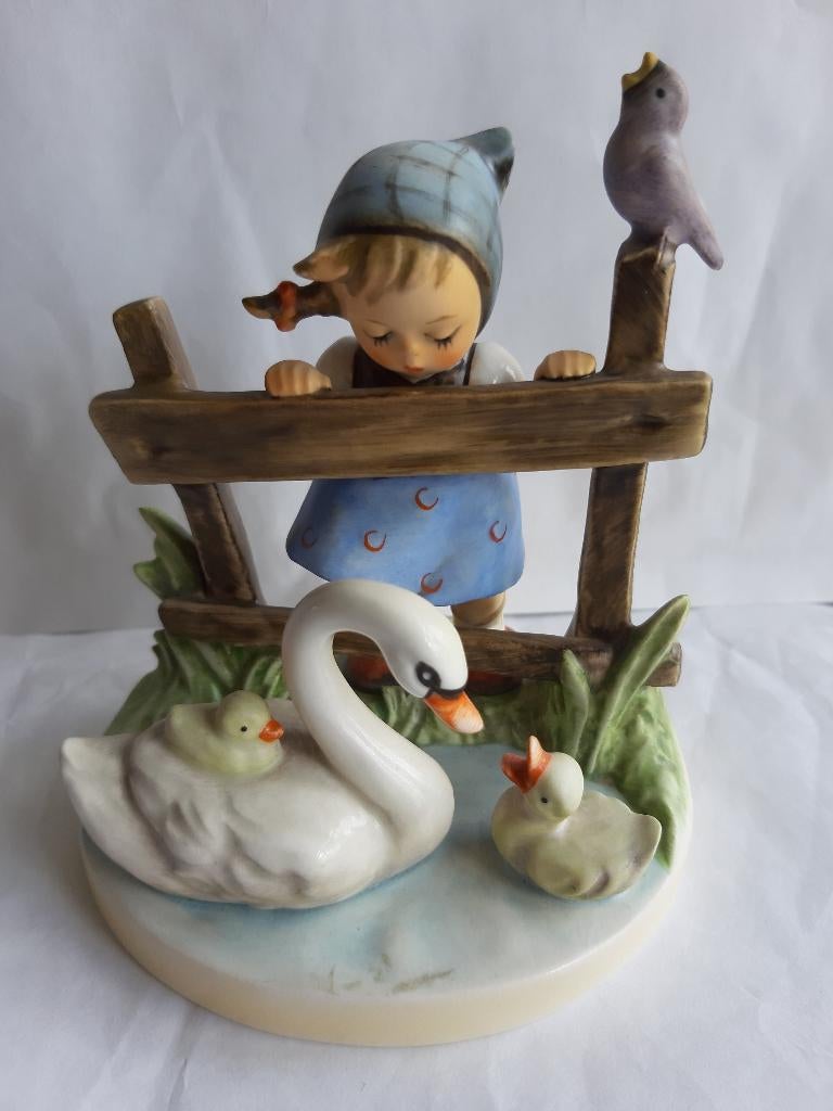 Hummel Goebel Eendjes voeren, Ophalen of Verzenden, Zo goed als nieuw, Hummel