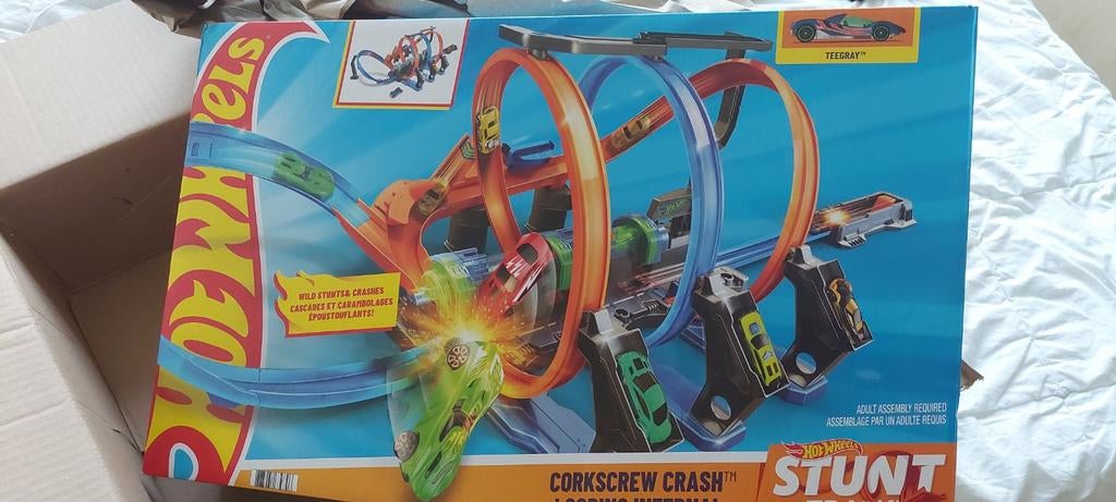 Hot Wheels  (Nieuw!!)  Corkscrew Crash Stuntbaan, Ophalen, Nieuw