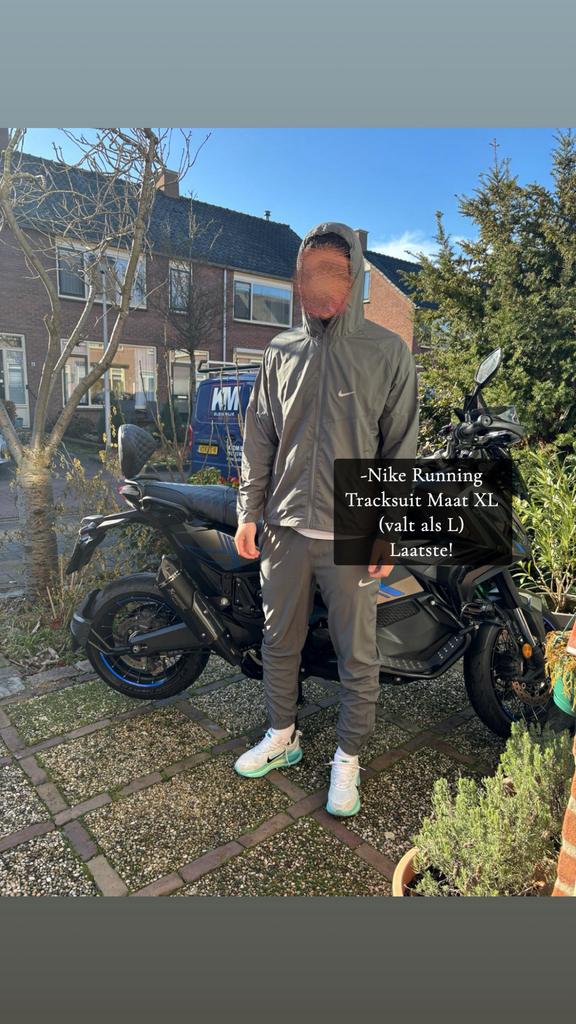 Nike Running Tracksuit Grijs Maat XL Valt Als L, Kleding | Heren, Sportkleding, Maat 52/54 (L), Ophalen of Verzenden, Zo goed als nieuw