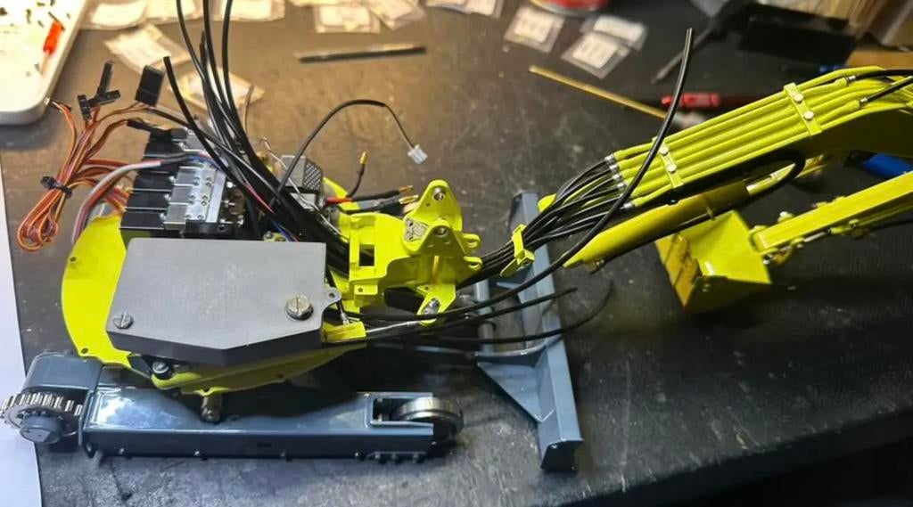 Lesu RC 1/14 hydraulische Komatsu minigraver, Hobby en Vrije tijd, Ophalen of Verzenden, Nieuw, Schaal 1:14, Auto offroad