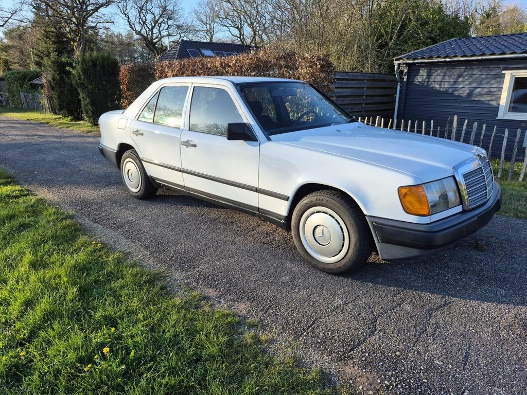 Mercedes-Benz W124 300D – 1986 – Oldtimer, Auto's, Particulier, Te koop