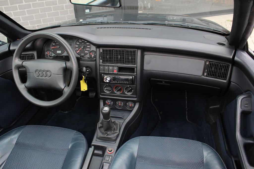 Audi Cabriolet 2.0 Pro Line Sunset / Elektr. Dak / LMV / N.A, Auto's, Audi, Gebruikt, 4 cilinders, Bedrijf, Handgeschakeld