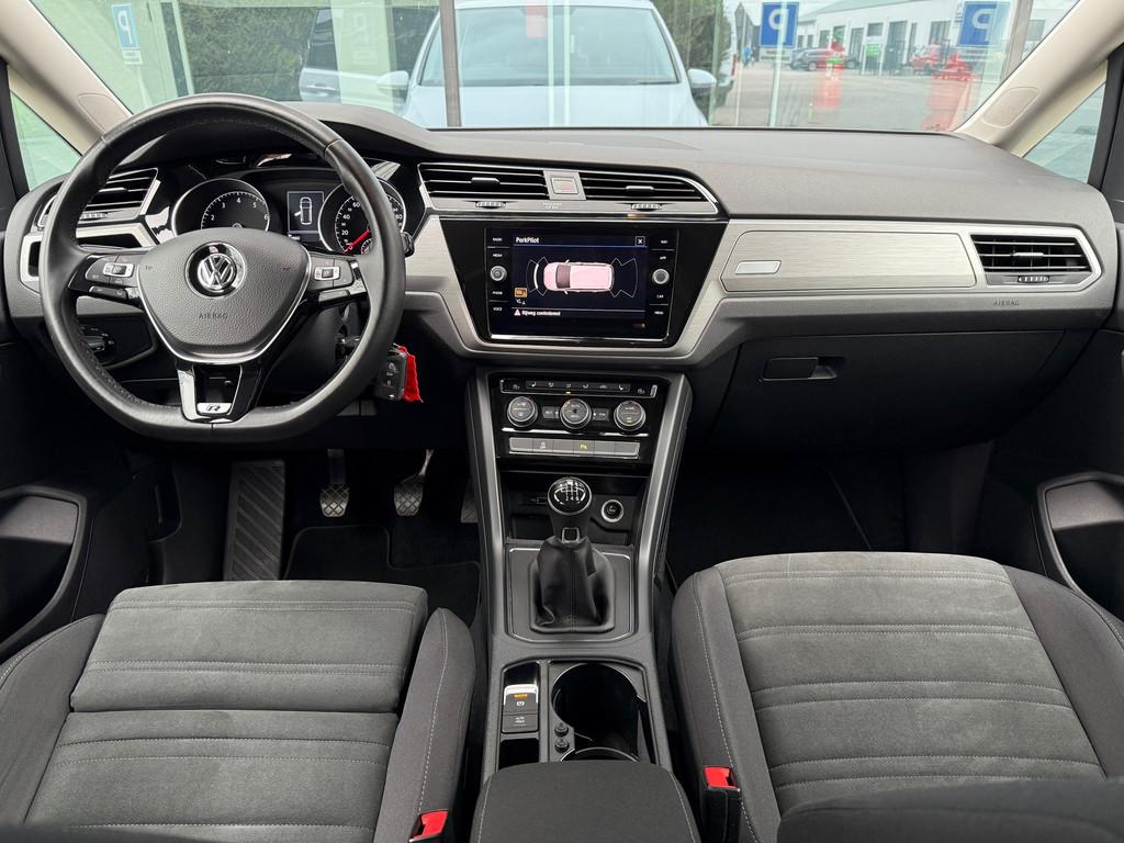 Volkswagen Touran 1.2 TSI Highline Edition R Line 7p - Navi, Voorwielaandrijving, 730 kg, Gebruikt, 4 cilinders