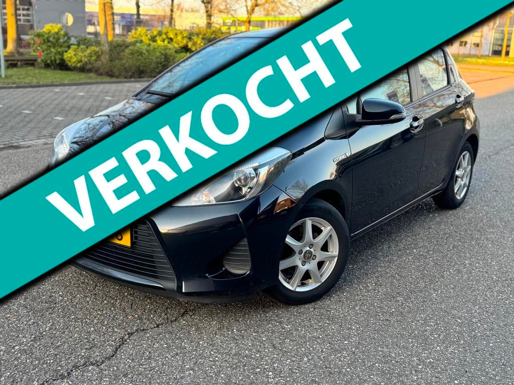 Toyota Yaris 1.5 Full Hybrid Aspiration 1e/Dealer Ondehouden, Euro 5, Gebruikt, Zwart, 4 cilinders