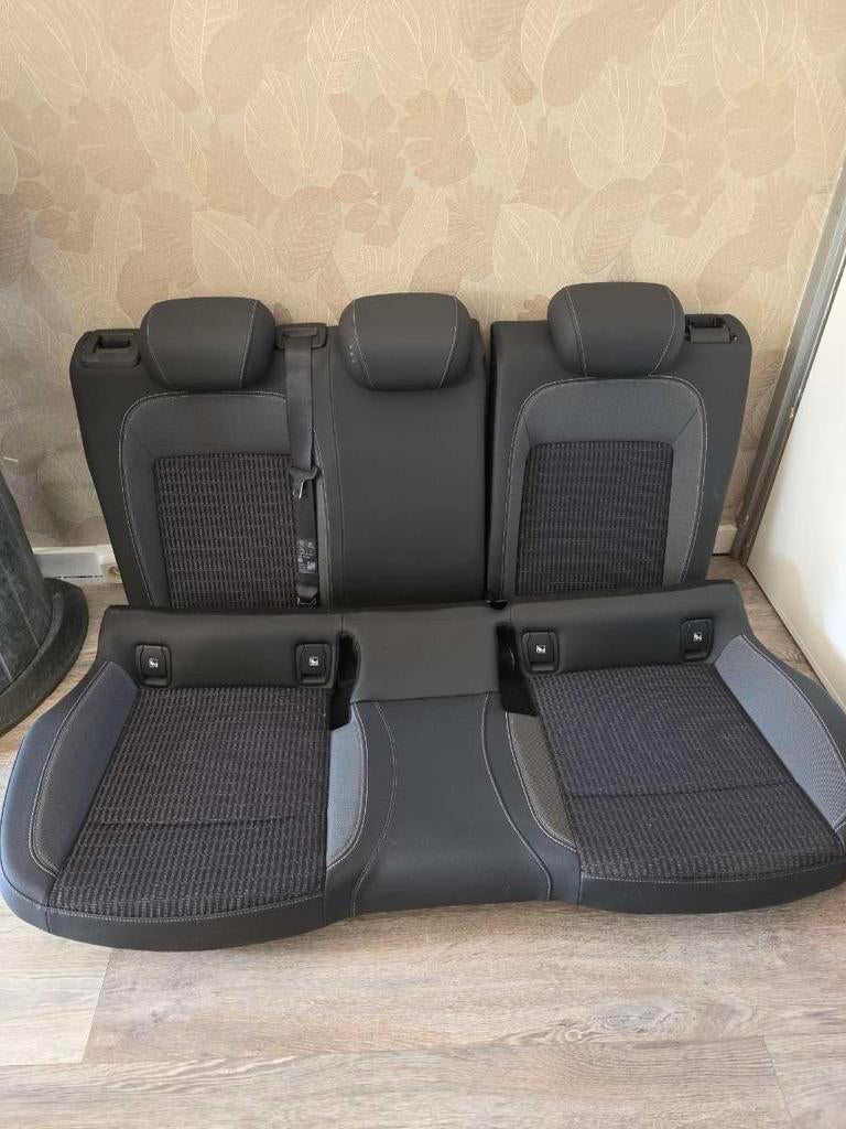 Nieuwe achterbank opel astra, Auto-onderdelen, Interieur en Bekleding, Ophalen of Verzenden, Opel