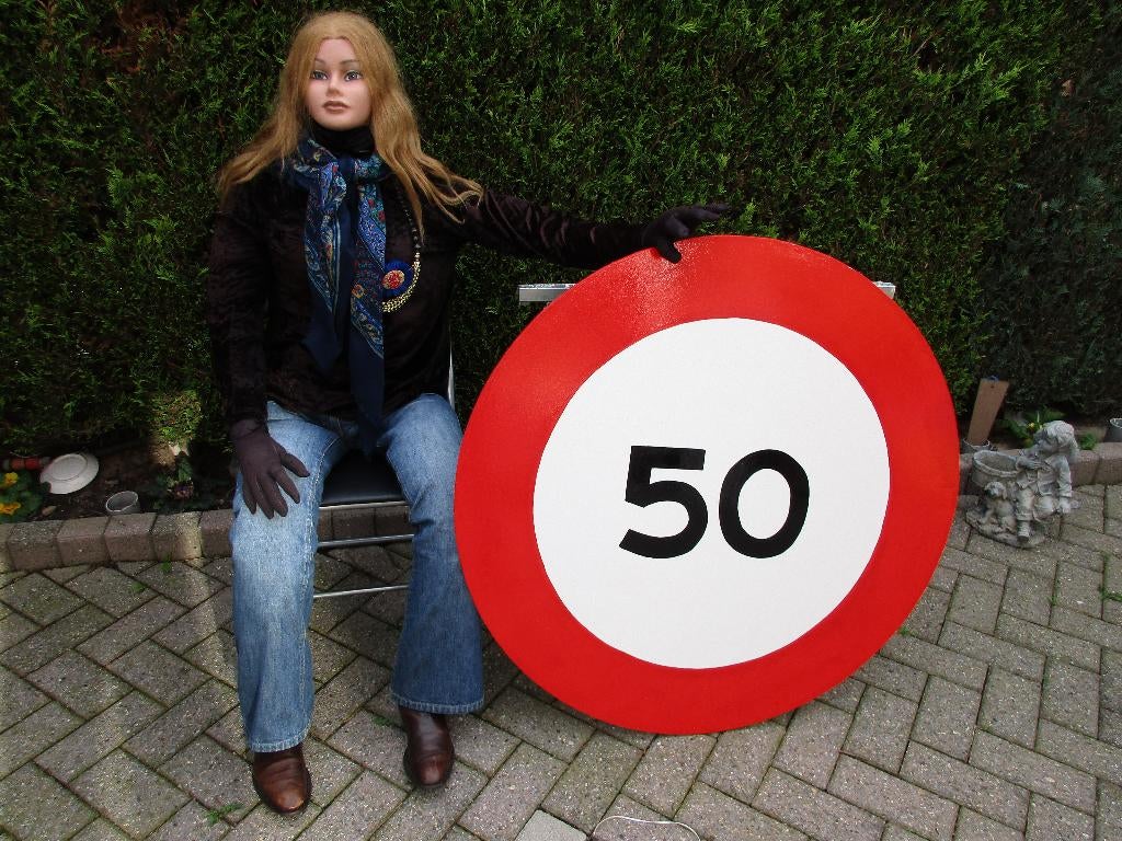 Knappe Sarah pop levensgroot + 50 Sarah bord op paal., Ophalen, Nieuw, Abraham of Sarah