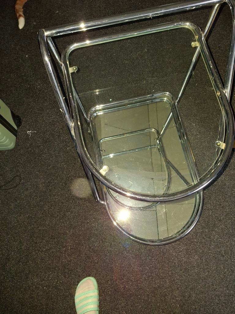 Thee karretje bijzwt tafel, Ophalen of Verzenden, Rond, Riet