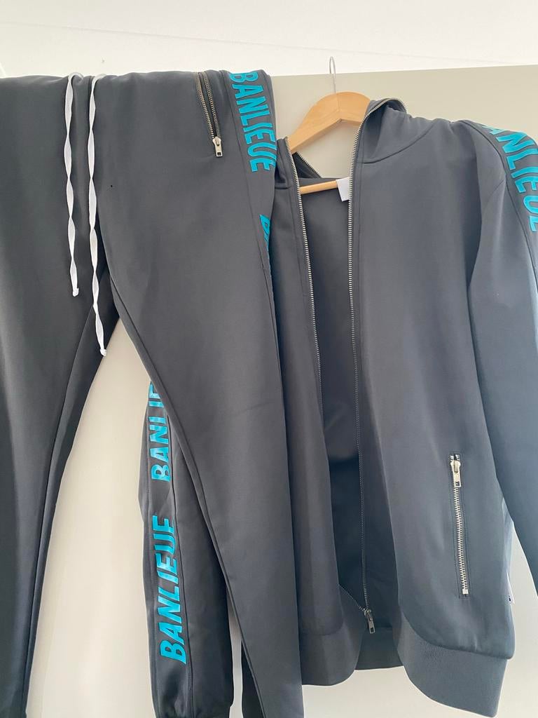 Banlieue trainingspak, Ophalen, Gedragen