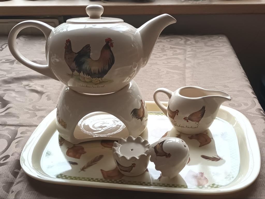 Jet ter Steege, Servies met kippenprint "Chicken Festival ", Ophalen