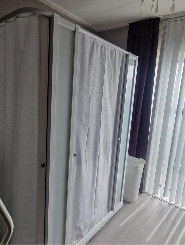 Te koop aangeboden: complete zorgdouche (Zorgdouche cabin), Ophalen, Overige typen, Zo goed als nieuw, Minder dan 100 cm