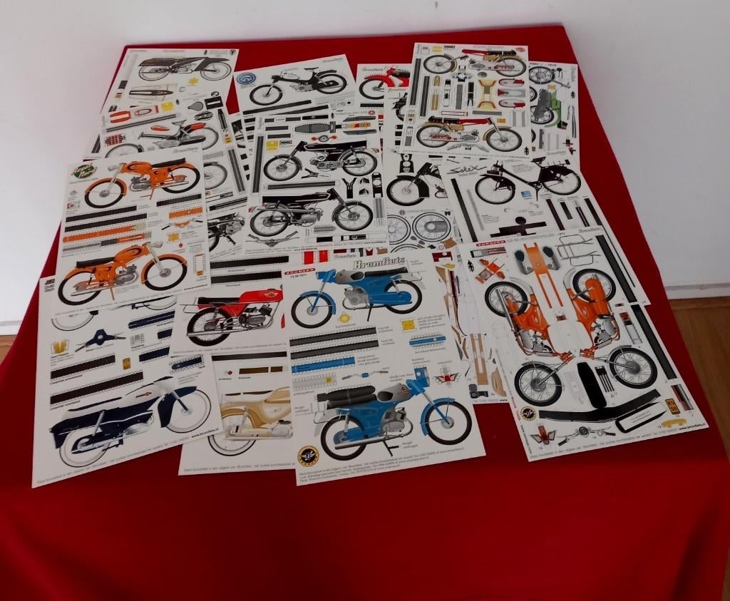 17 Bromfiets bouwplaten, Ophalen, Zo goed als nieuw, Motoren