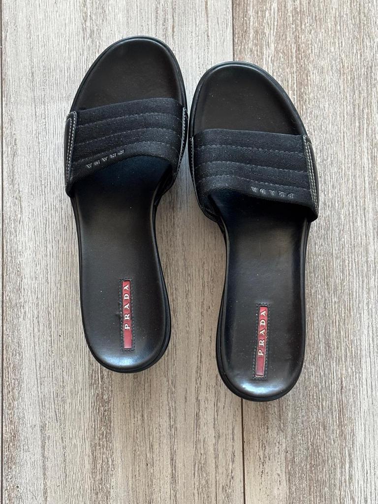 Prada slippers, Slippers, Zwart, Ophalen of Verzenden, Gedragen