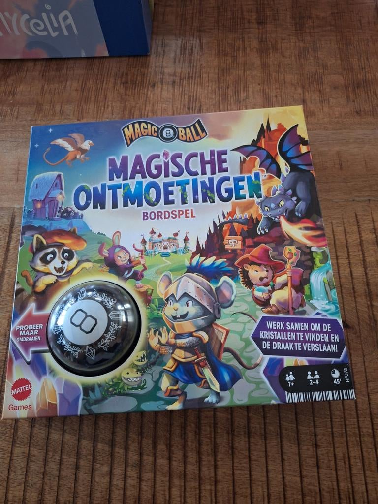 Magic 8 Ball Magische Ontmoetingen Bordspel, Drie of vier spelers, Ophalen of Verzenden, Zo goed als nieuw, Mattel Games