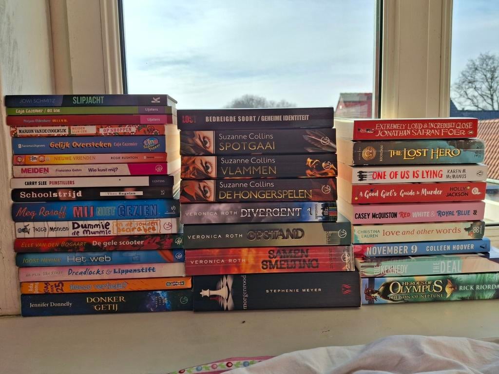 33 boeken Nederlands en Engels YA, Boeken, Kinderboeken | Jeugd | 13 jaar en ouder, Zo goed als nieuw, Fictie, Ophalen of Verzenden