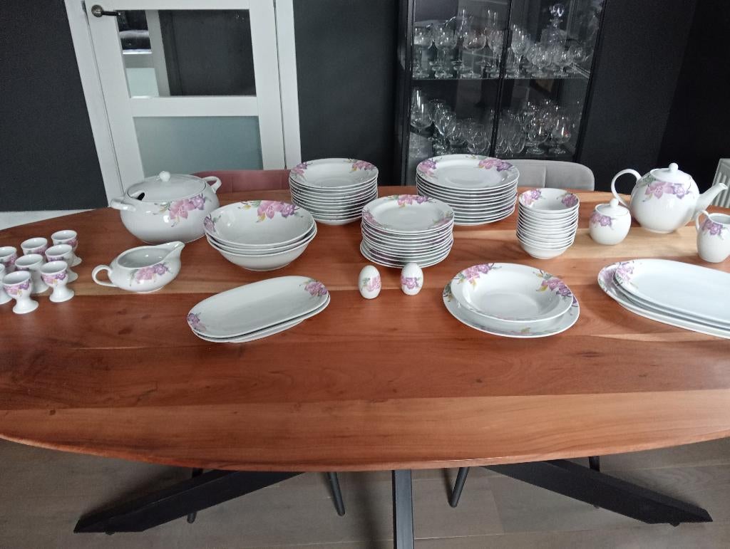 Zeer uitgebreid servies van Wawel uit Polen., Antiek en Kunst, Ophalen