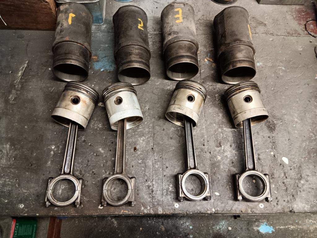 Citroen Traction Avant Zuigers & Cilinders, Auto-onderdelen, Motor en Toebehoren, Ophalen of Verzenden, Gebruikt, Citroën