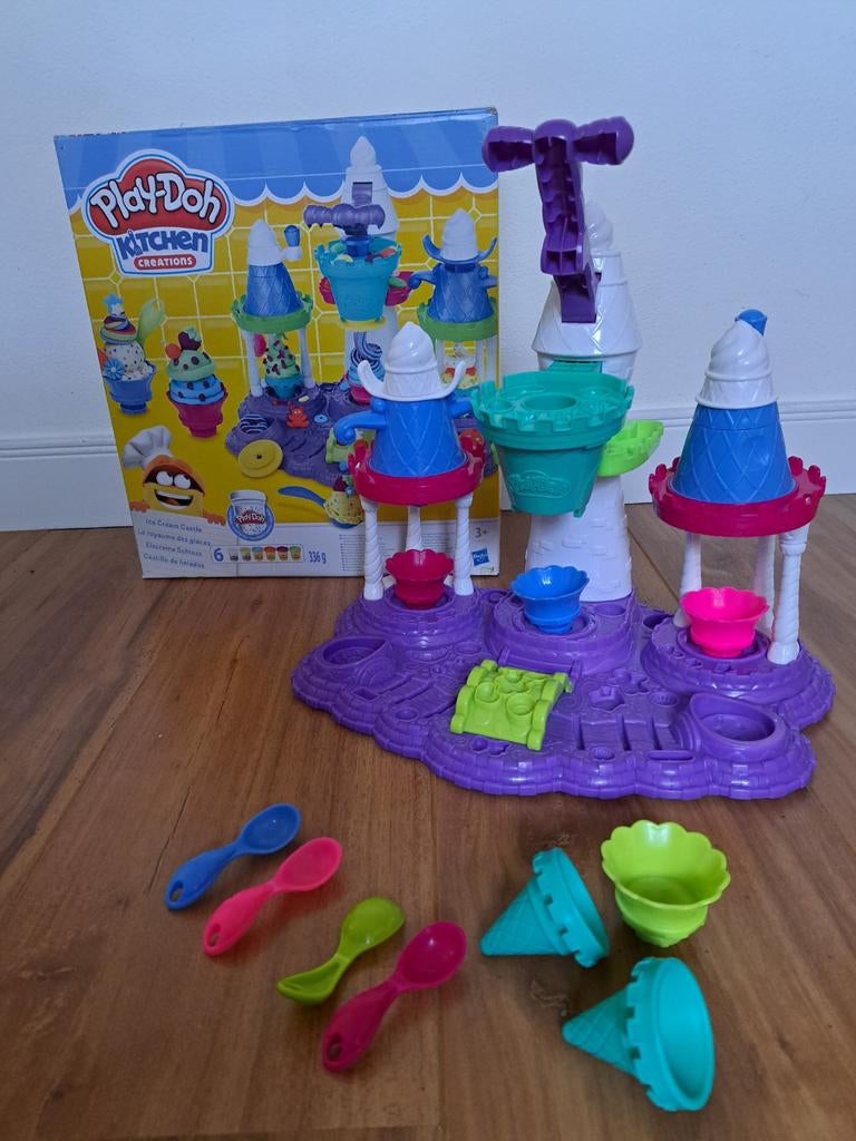 Play Doh Ice Cream Castle plus veel extra's, Ophalen of Verzenden, Zo goed als nieuw