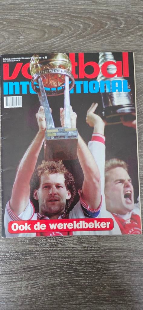 Voetbal International 1995 - Ajax Wereldkampioen!, Boeken, Ophalen of Verzenden, Gelezen, Sport en Vrije tijd