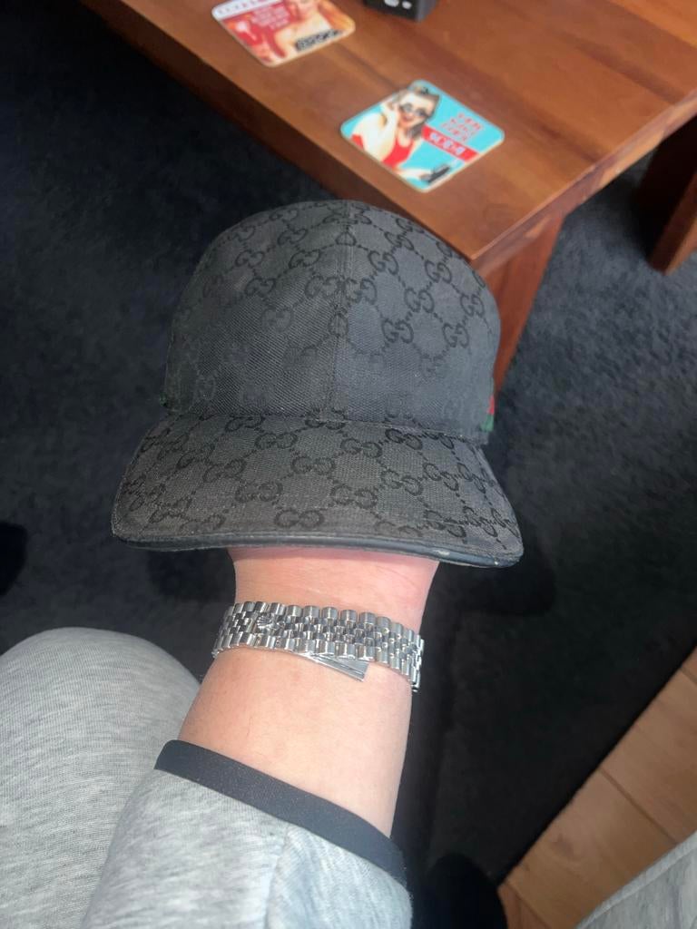 Gucci Pet Classic Zwart Maat L, Kleding | Heren, Ophalen, Zo goed als nieuw, 58 of 59 cm (L, 7¼ of ⅜ inch), Pet