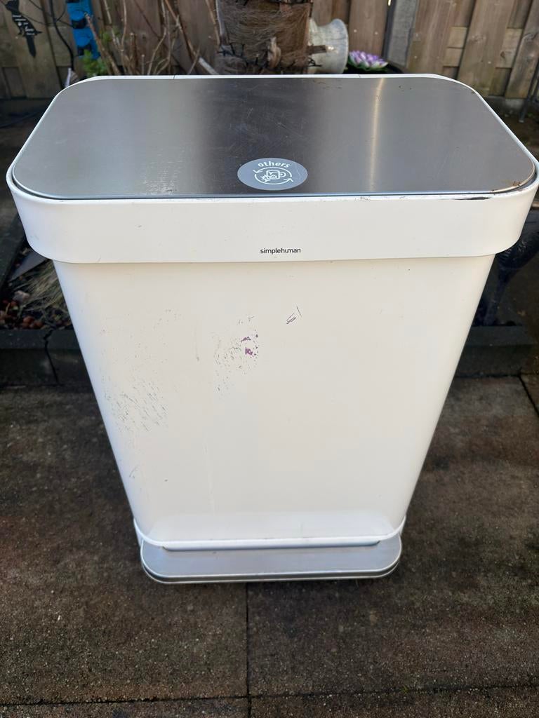 Simplehuman prullenbak met zakken, Huis en Inrichting, Woonaccessoires | Prullenbakken, Gebruikt, Met pedaal, 50 tot 75 cm, Ophalen of Verzenden