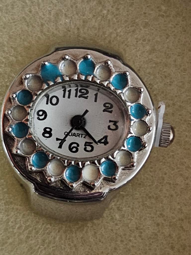 Quarts ring horloge, Ophalen of Verzenden