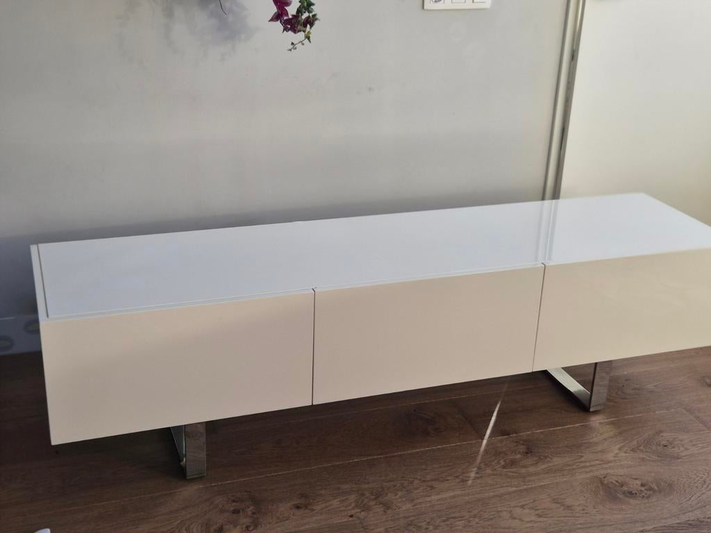 Wit Hoogglans TV Kast/Dressoir met Klepdeurtjes, Ophalen, Gebruikt, 150 tot 200 cm, Minder dan 100 cm