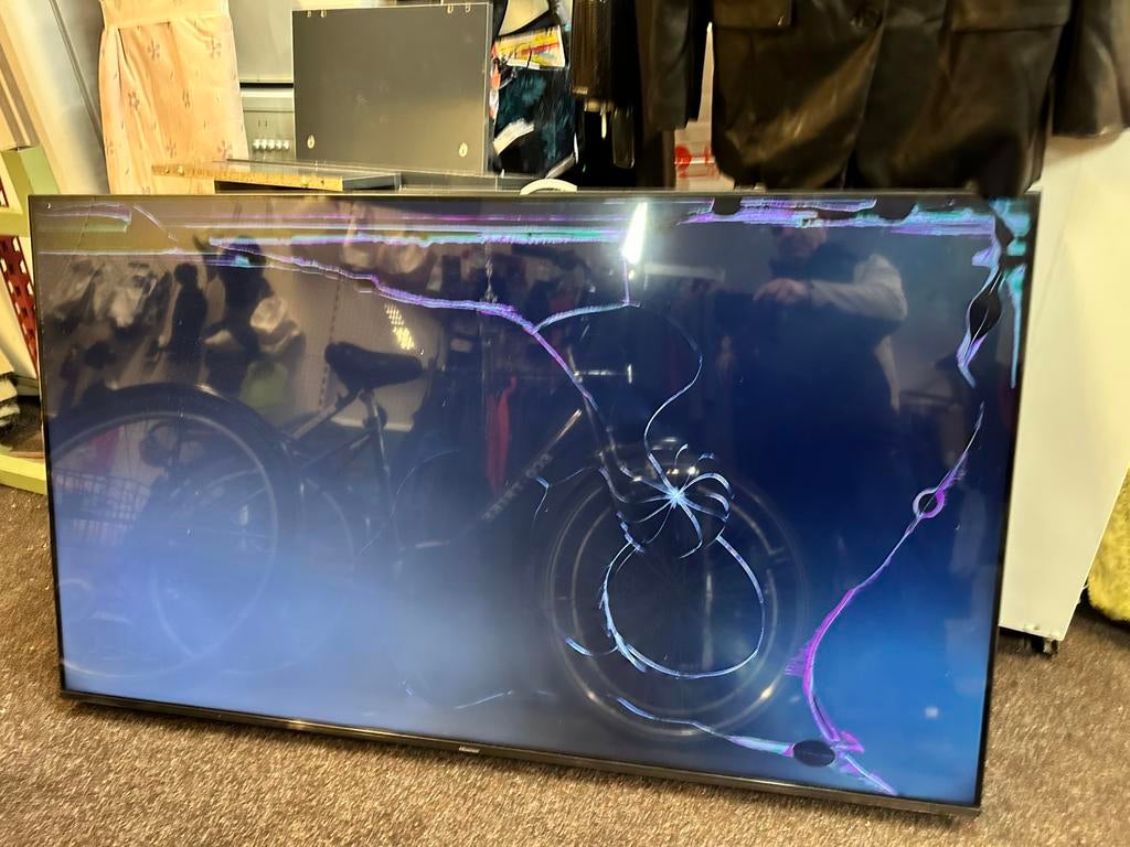 Hisense TV 65 inch kapote scherem zonder afstandbeding €40, Audio, Tv en Foto, Televisies, Overige merken, 50 Hz, Ophalen of Verzenden