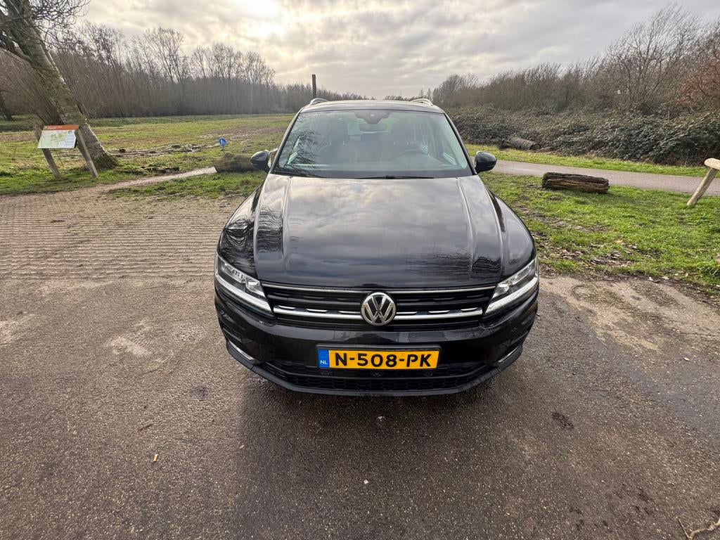 Volkswagen Tiguan 1.4 TSI 110KW/150PK 6DSG M16 2016 Zwart, Auto's, Volkswagen, 1800 kg, 4 cilinders, Zwart, Particulier