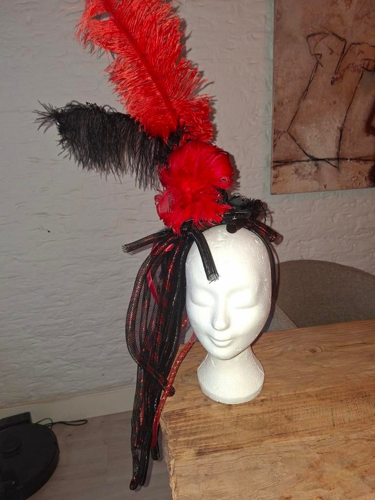 Carnaval Hoofdtooi met Haarband Moulin rouge, Maat 38/40 (M), Carnaval, Ophalen of Verzenden, Zo goed als nieuw