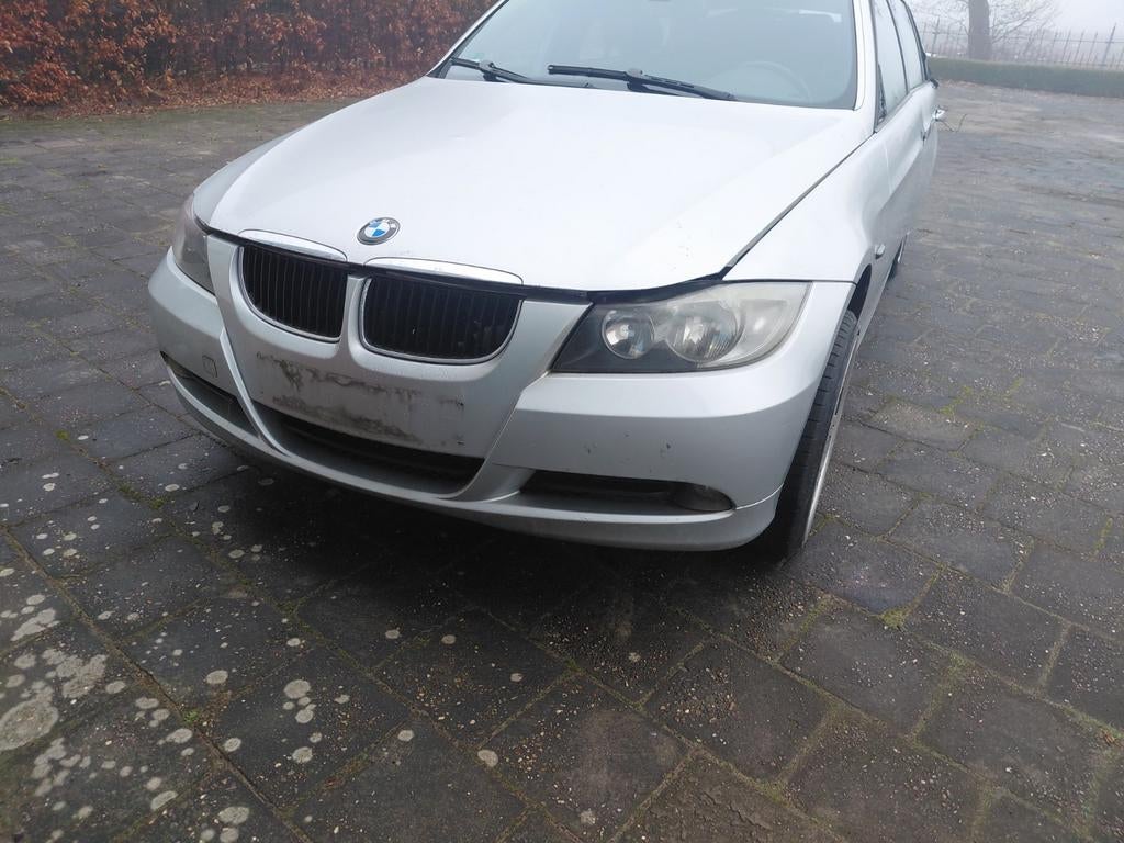 Die bmwe 91 bj 2005 word gedemonteerd   in onderdelen verk, Ophalen of Verzenden, Gebruikt, BMW, Bumper