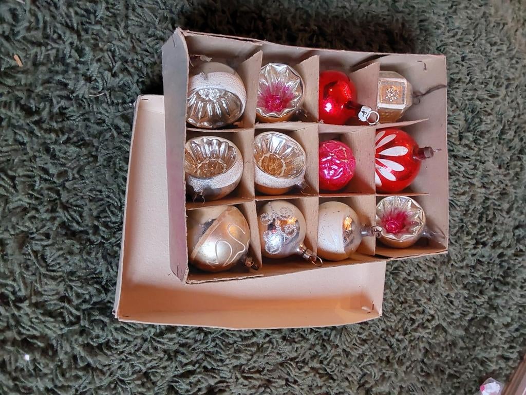 12 feather tree balletjes, Diversen, Ophalen