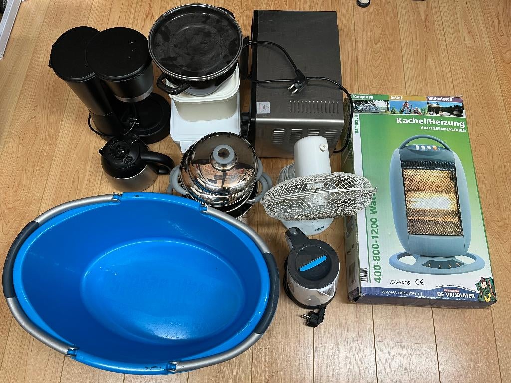 Diverse Caravan kampeerartikelen wegens stoppen met kamperen, Ophalen, Gebruikt