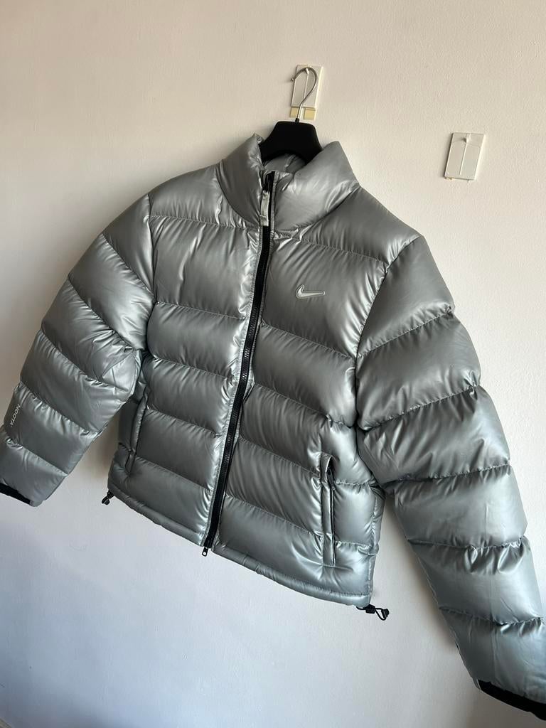 Nike x Nocta x Drake puffer mica cyber green | NIEUW, Ophalen of Verzenden, Nieuw, Maat 52/54 (L), Grijs