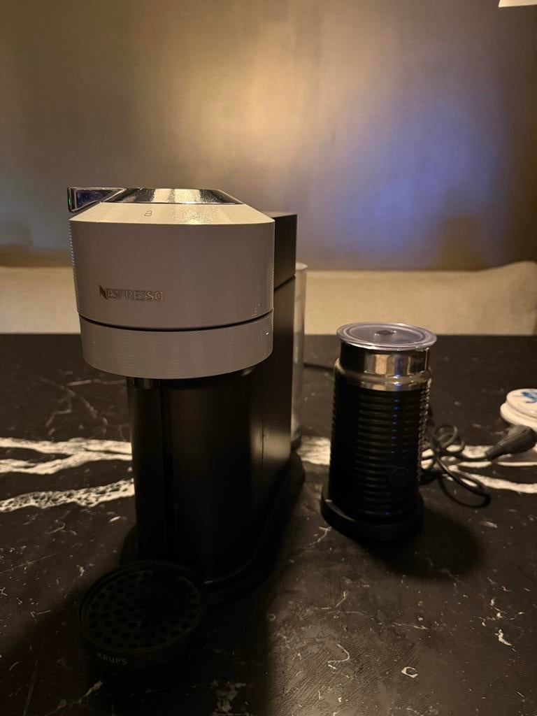 Nespresso Vertuo Koffiemachine - Perfecte Koffie!, Koffiemachine, Ophalen of Verzenden, Zo goed als nieuw, 1 kopje