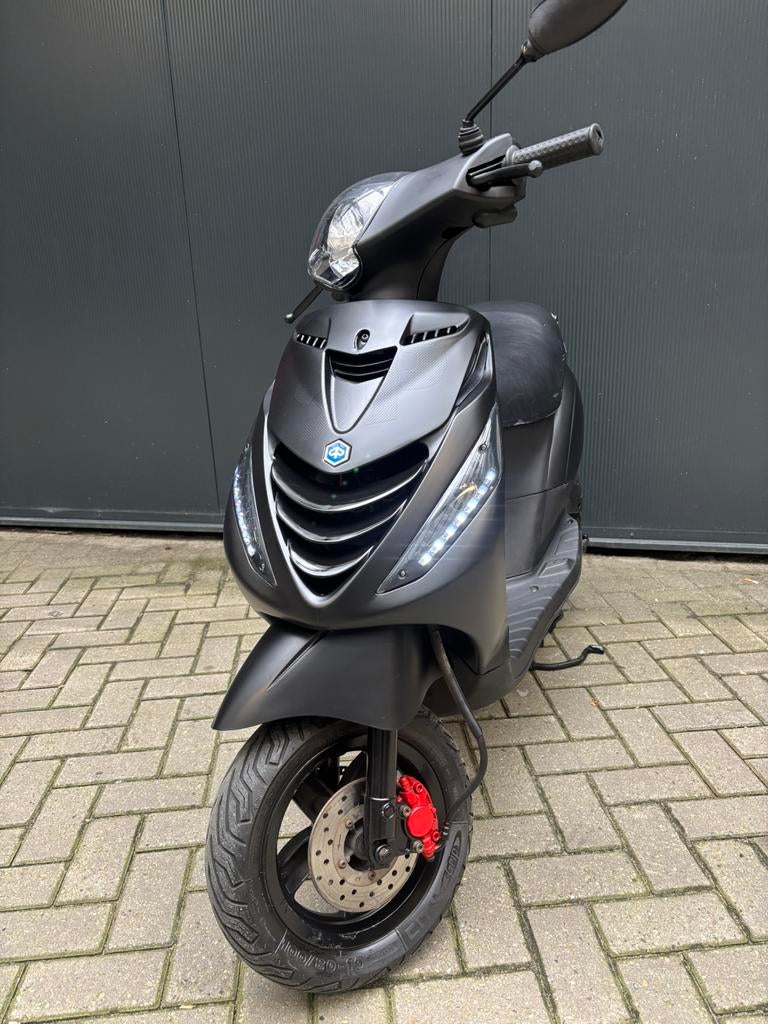 Gezocht!!! zip snor 25 km mag met wok en werk, Ophalen, Gebruikt, Piaggio