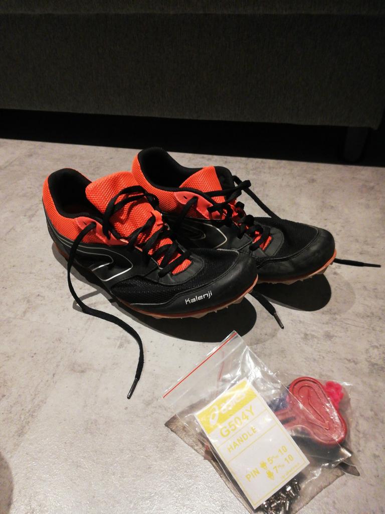 Kalenji spikes, atletiek schoenen maat 46, Sport en Fitness, Loopsport en Atletiek, Overige merken, Gebruikt, Ophalen of Verzenden