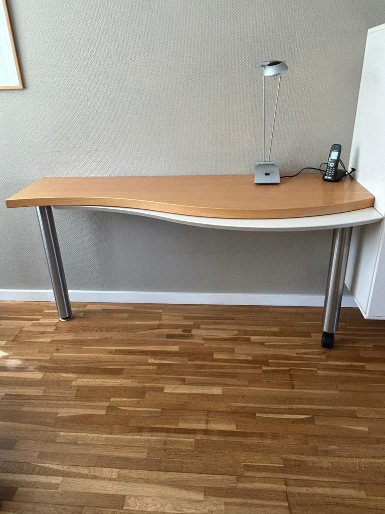 Interstar bureau, Huis en Inrichting, Bureaus, Zo goed als nieuw, Ophalen