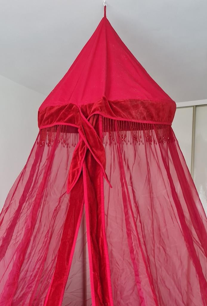 Rode klamboe met fluwelen details en kralen, Huis en Inrichting, Ophalen of Verzenden