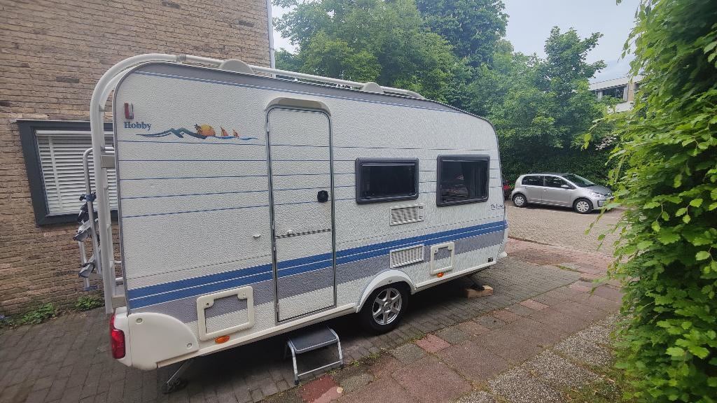 Hobby de luxe 400KB|Airco|Stapelbed|Airtent|Stalling, Caravans en Kamperen, Caravans, Hobby, Schokbreker, Treinzit, Particulier