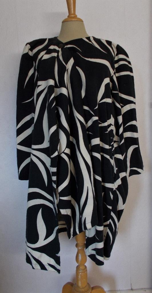 Aparte zwart/beige jas van Purificacion Garcia! XL, Kleding | Dames, Jassen | Zomer, Verzenden, Zo goed als nieuw, Maat 46/48 (XL) of groter