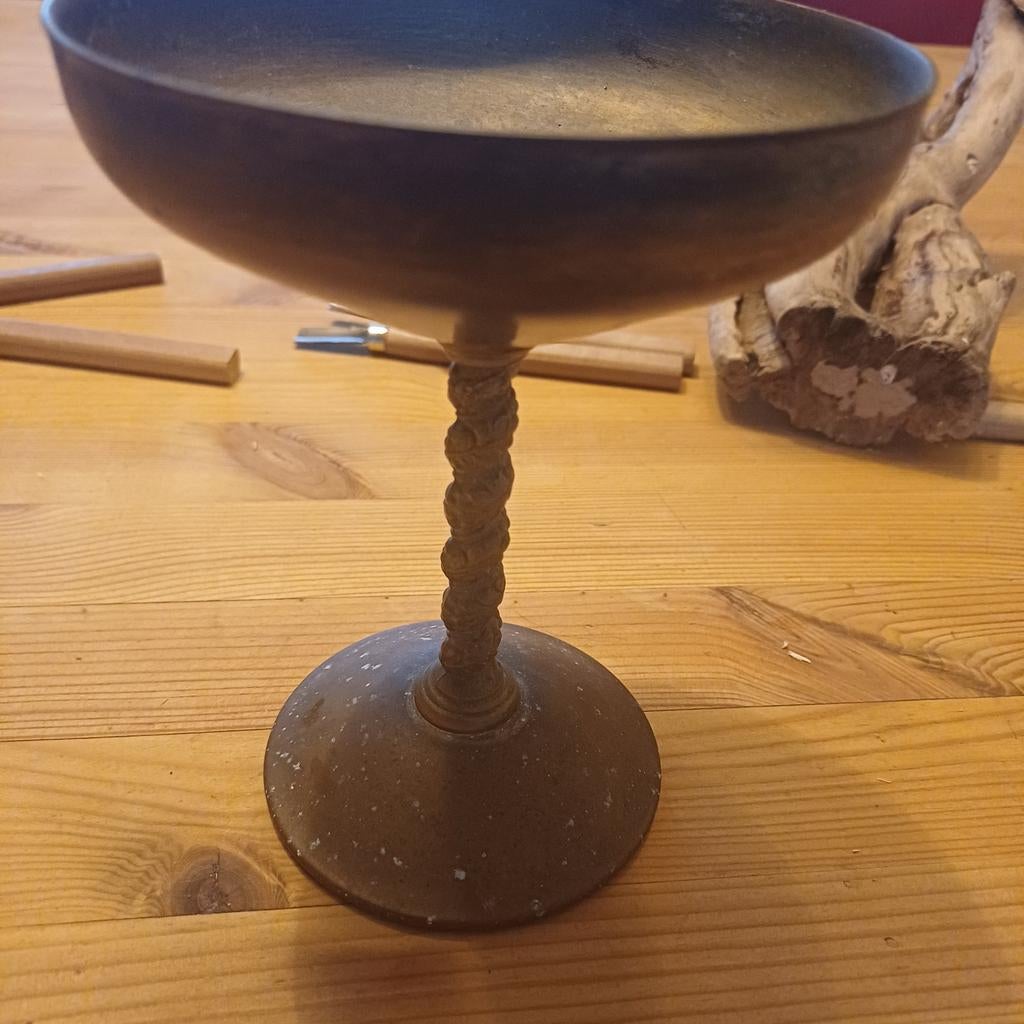 Antieke kandelaar beker van koper of brons, Antiek en Kunst, Antiek | Kandelaars, Ophalen of Verzenden