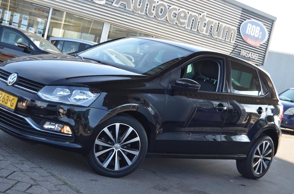 Volkswagen Polo 1.0 TSI Highline|52.000KM!|AUTOMAAT|NAVI|CAR, 40 €/maand, Euro 6, Zwart, Origineel Nederlands