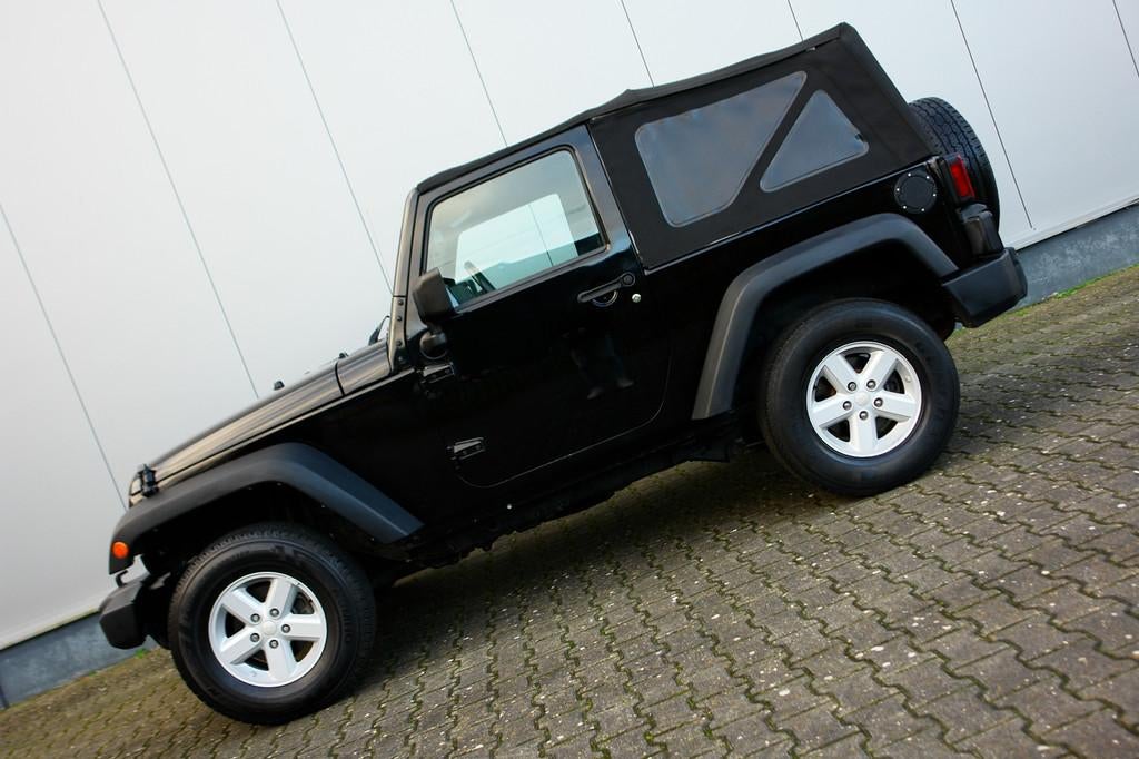 Jeep Jeep WRANGLER 3.8 V6 4x4 LPG 147kw (bj 2007, automaat), 450 kg, Gebruikt, 2000 kg, Zwart