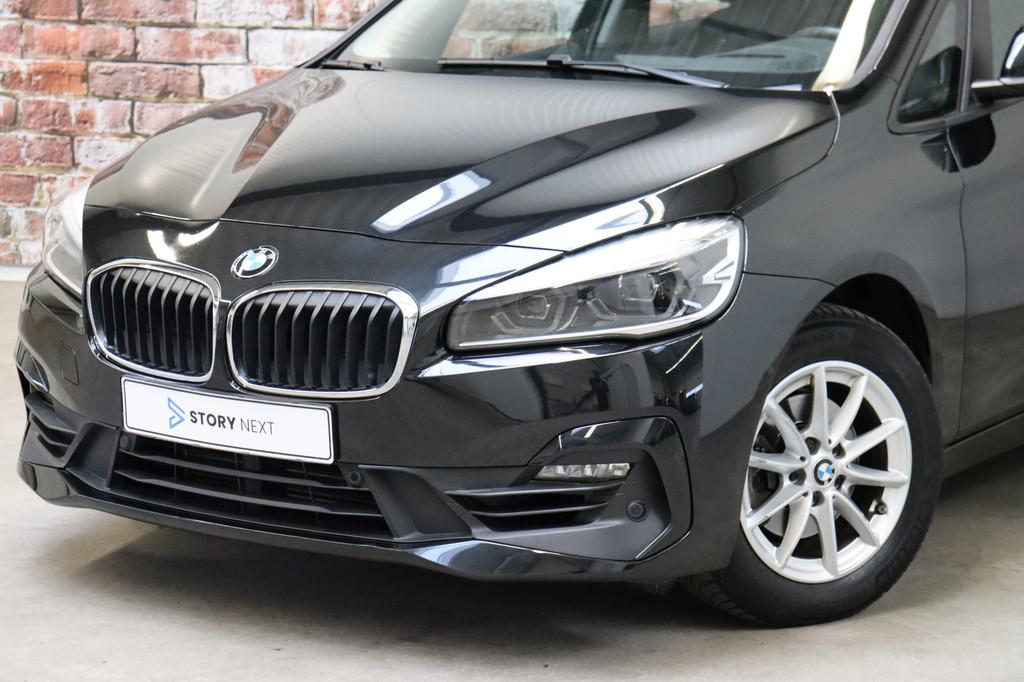 BMW 2 Serie Active Tourer 218i High Executive Automaat / Nav, Zwart, Bedrijf, 3 cilinders, 2-Serie Active Tourer
