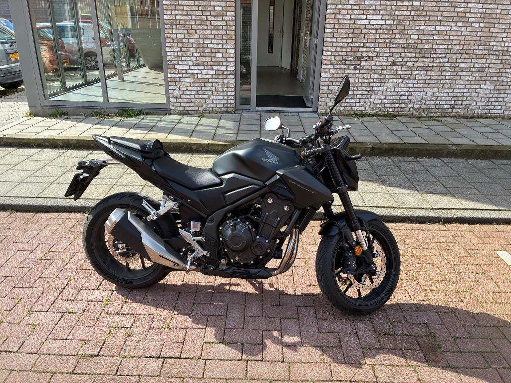 Honda CB 500 Hornet - April 2025 - 3700km- Dealeronderhouden